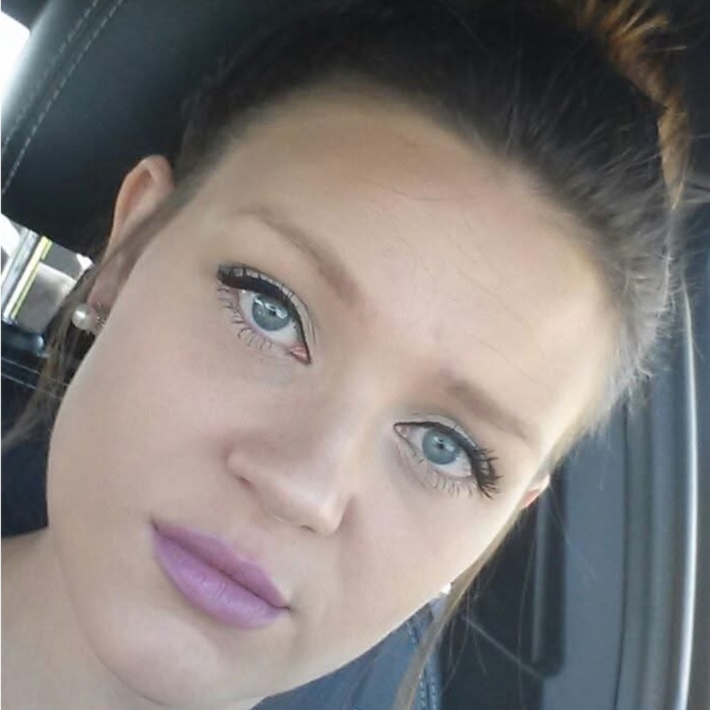 Meet your Posher, Rhianne